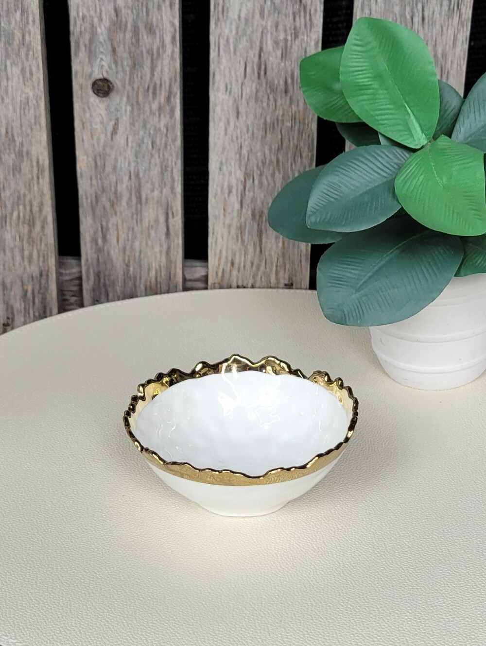 Luna Park white embossed berry bowl with gold trim